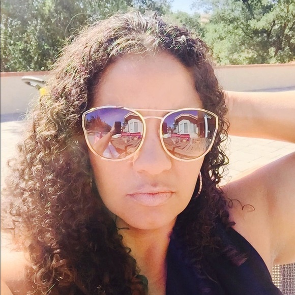 Meet your Posher, Cesily - Picture 4 of 6